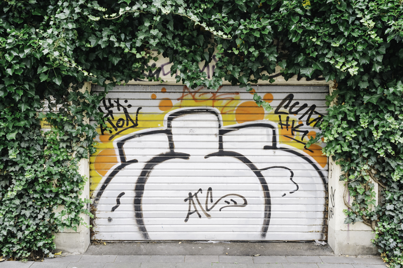 remove paint from brick in toronto